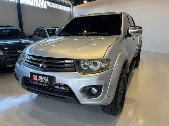 MITSUBISHI L200 TRITON 3.2 HPE 4X4 CD 16V TURBO INTERCOOLER DIESEL 4P AUTOMÁTICO MITSUBISHI L200 TRITON 3.2 HPE 4X4 CD 16V TURBO INTERCOOLER DIESEL 4P AUTOMÁTICO